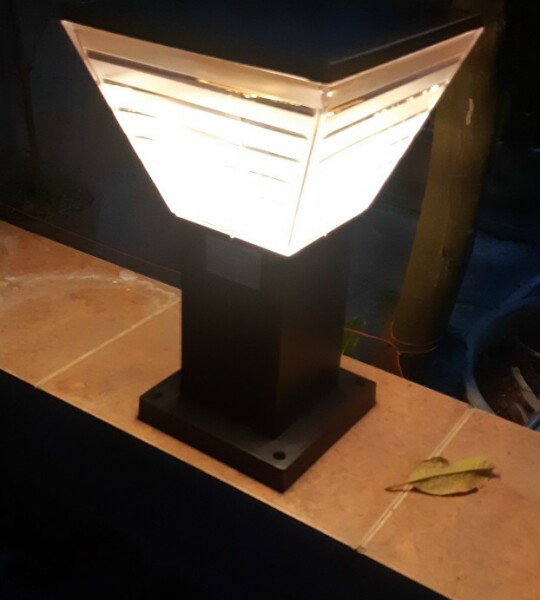 ĐÈN TRỤ LED NLMT CAO 30CM 3 CHẾ ĐỘ