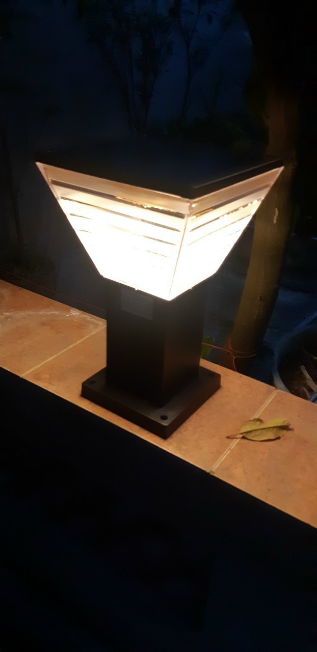 ĐÈN TRỤ LED NLMT CAO 30CM 3 CHẾ ĐỘ